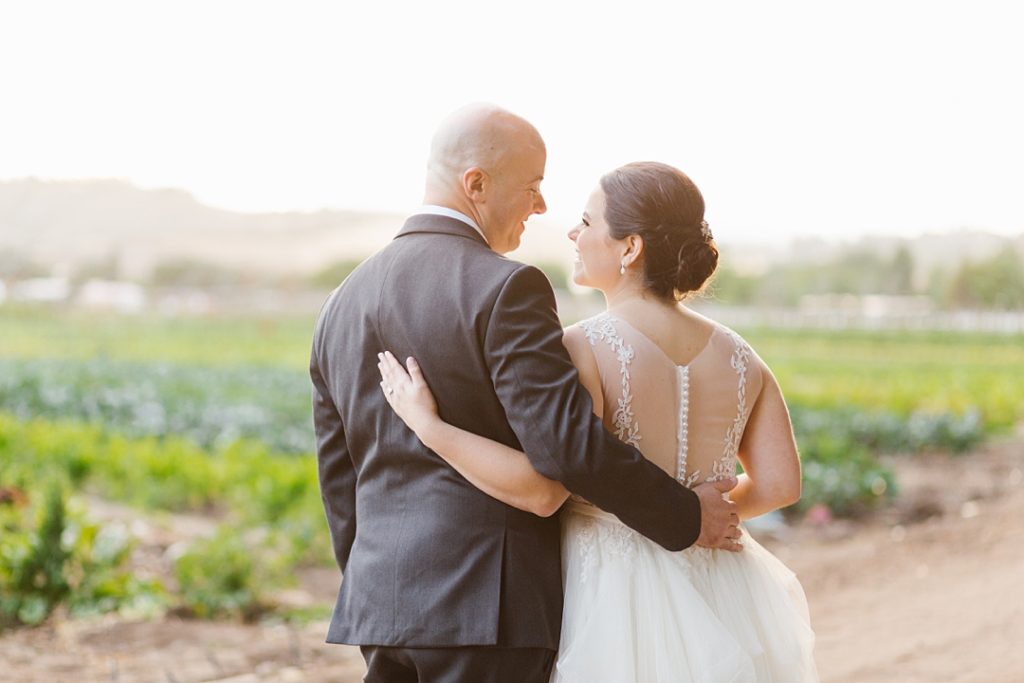 sunset photos of bride and groom at walnut grove