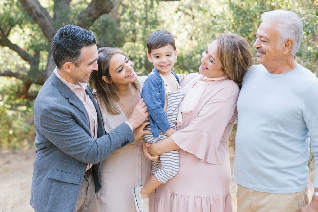 parents, grandparents, and toddler at Los Angeles mini session