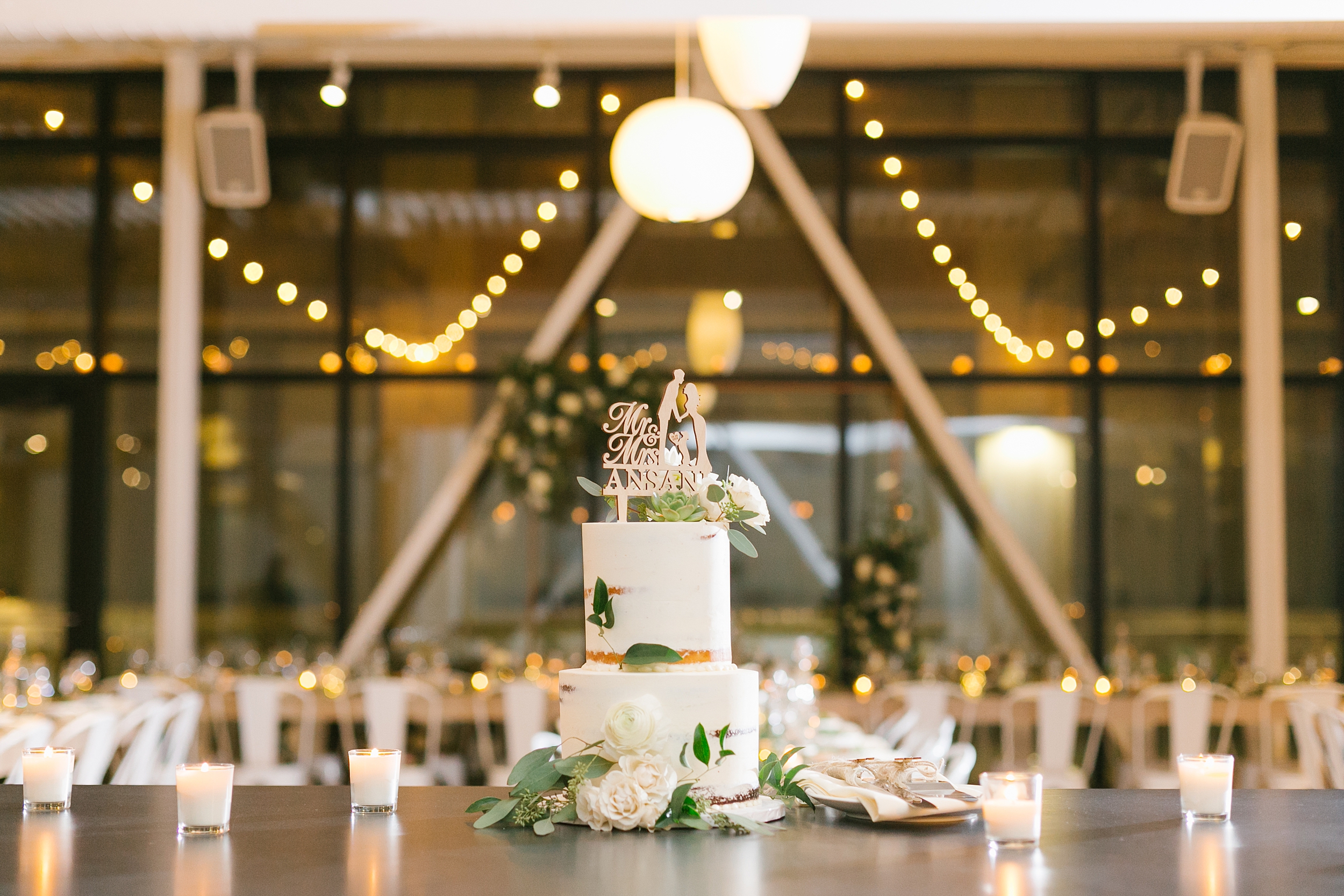 wedding cake at greenhouse loft wedding chicago